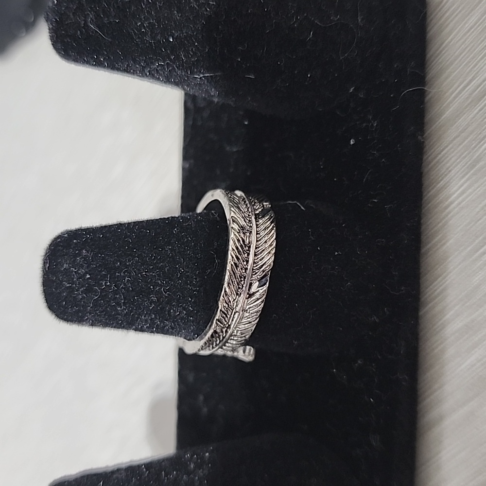 Idyllwild Silvertone Feather Ring - Picture 4 of 6